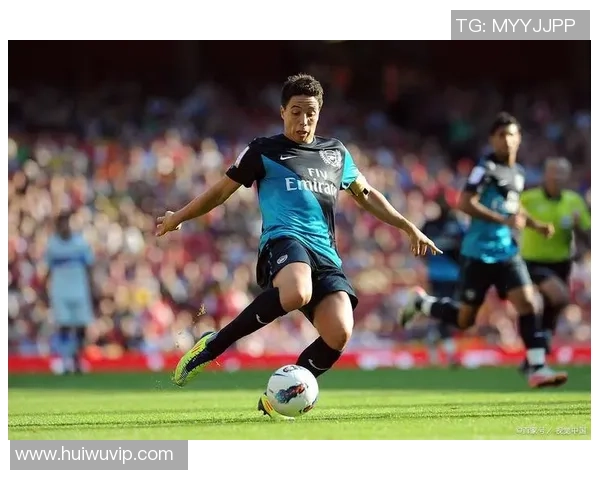 足球球星飓风再掀绿茵狂潮见证荣耀时刻与激情碰撞 足球球星飓风再掀绿茵狂潮见证荣耀时刻与激情碰撞